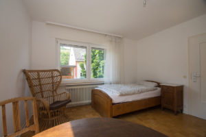 Eckzimmer (Größe 14 Quadratmeter) 5 Eckzimmer von Tisch aus